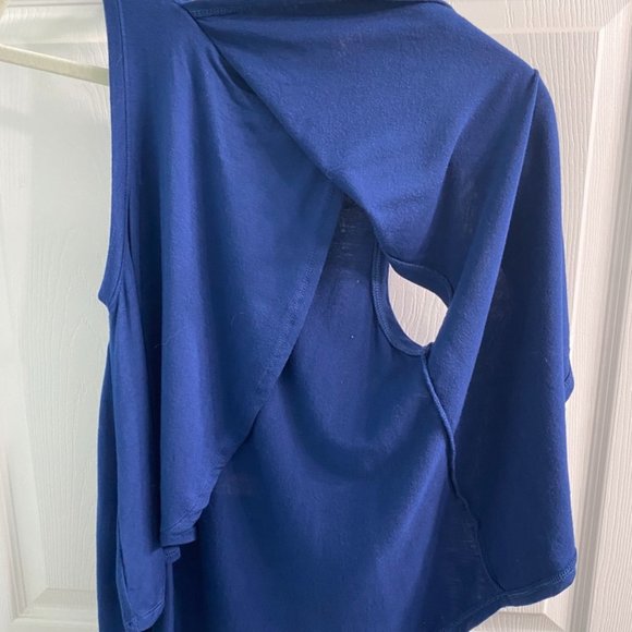 AEO 'Going, Going, Gone' Soft & Sexy open back Tank - Picture 5 of 5